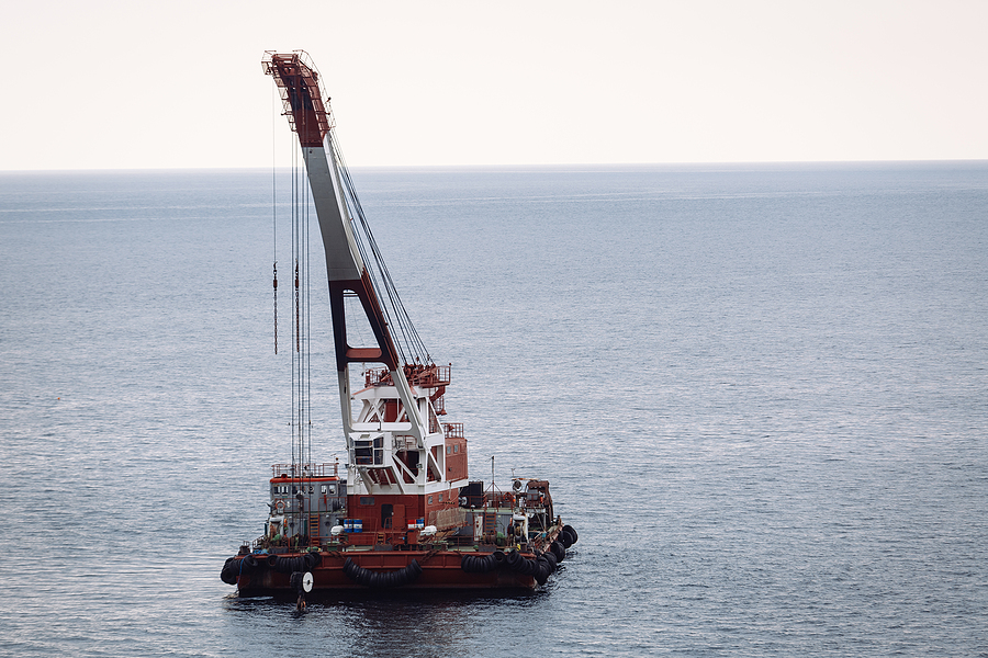 The Risks of Tipping a Crane on a Barge (And How to Prevent It)